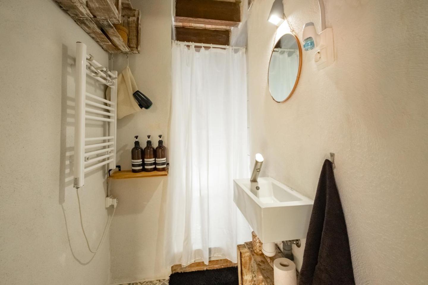 Apartamento En El Corazon De Tarragona. Planta Baja Con Patio. Bagian luar foto