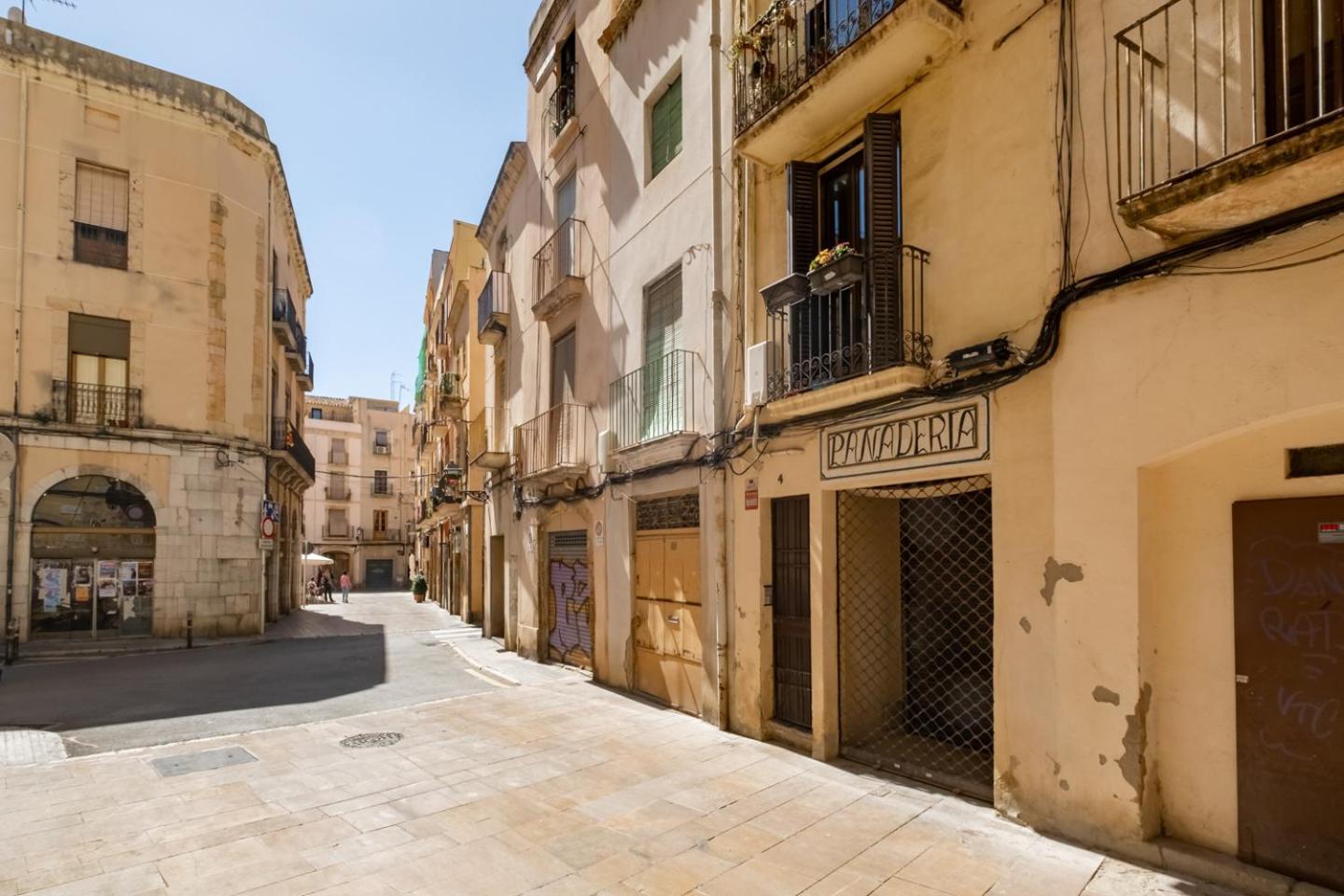 Apartamento En El Corazon De Tarragona. Planta Baja Con Patio. Bagian luar foto