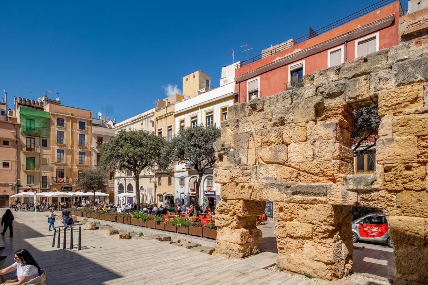 Apartamento En El Corazon De Tarragona. Planta Baja Con Patio. Bagian luar foto